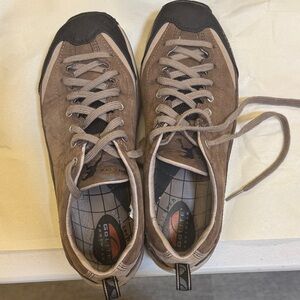 Gore-Tex Women's Brown Sneakers